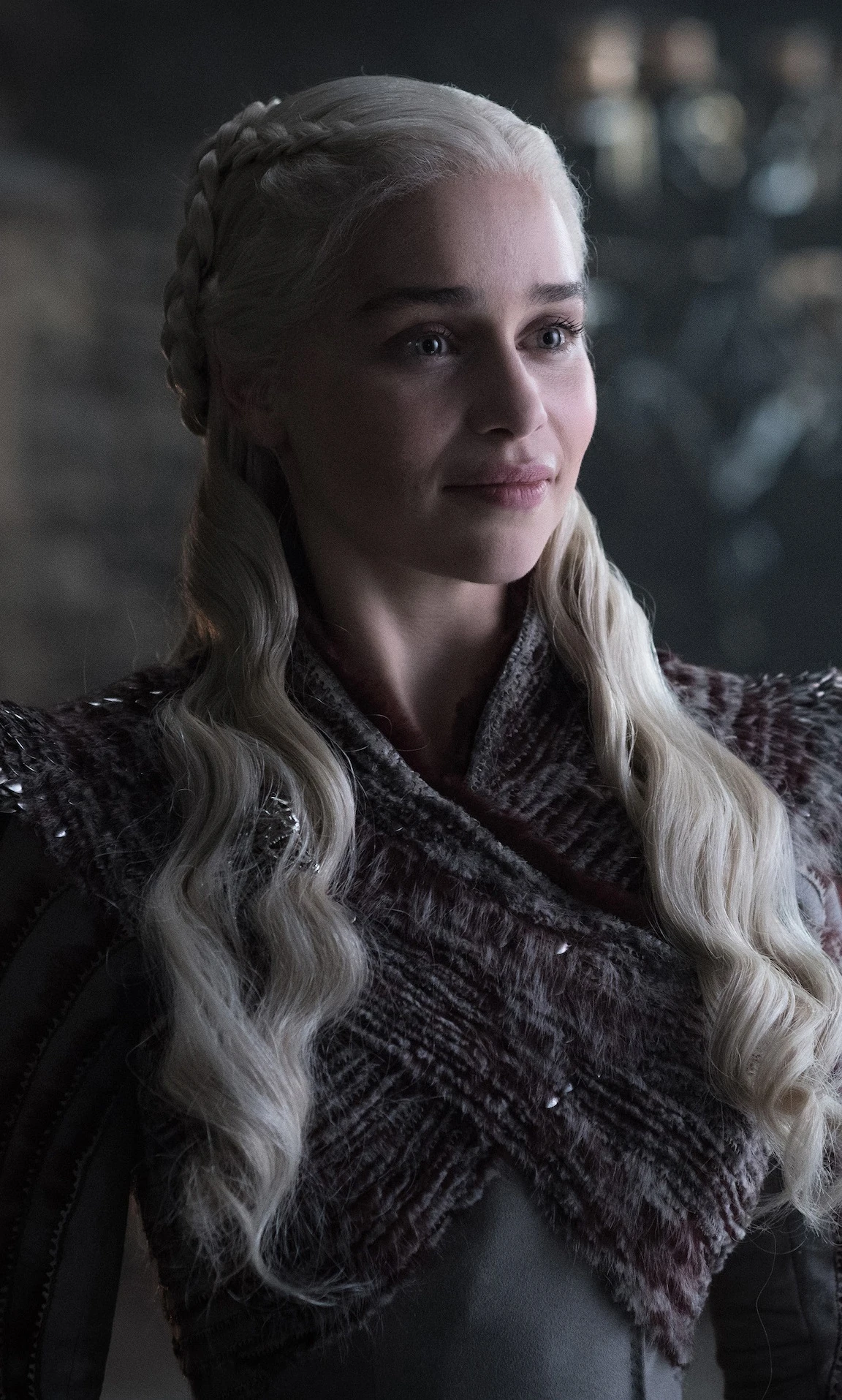 Daenerys Targaryen smiling in Winterfell attire
